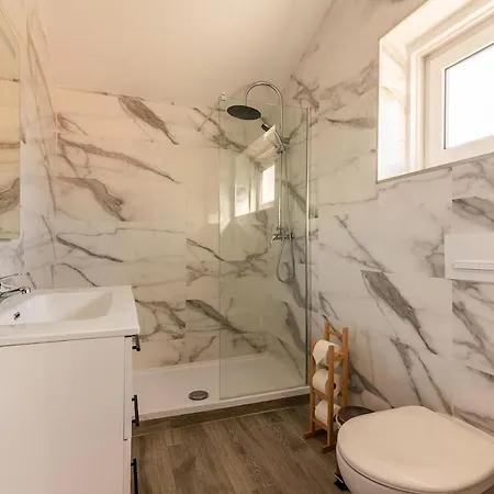 Second Floor * カレガド