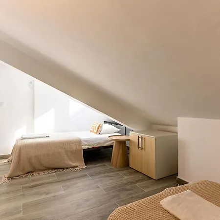 Second Floor Apartament *