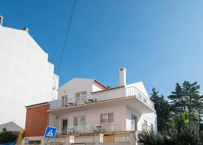 Second Floor Apartment Carregado