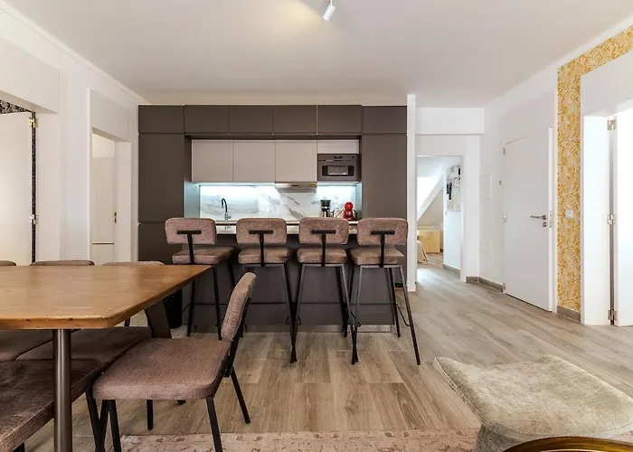 アパート Second Floor *